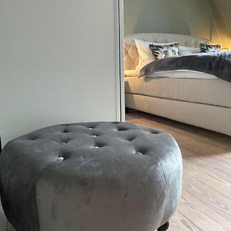 Schoene Grosse 4 Zimmer-Altbauwohnung キール エクステリア 写真