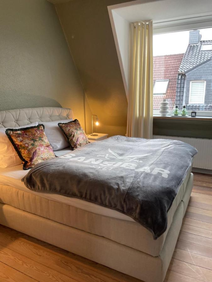 Schoene Grosse 4 Zimmer-Altbauwohnung キール エクステリア 写真
