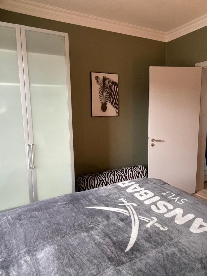 Schoene Grosse 4 Zimmer-Altbauwohnung キール エクステリア 写真