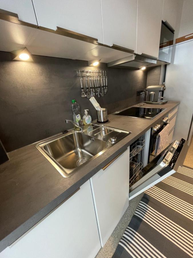Schoene Grosse 4 Zimmer-Altbauwohnung キール エクステリア 写真