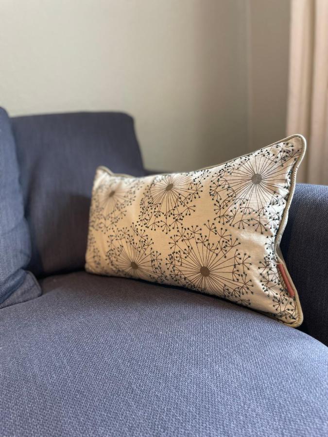Schoene Grosse 4 Zimmer-Altbauwohnung キール エクステリア 写真